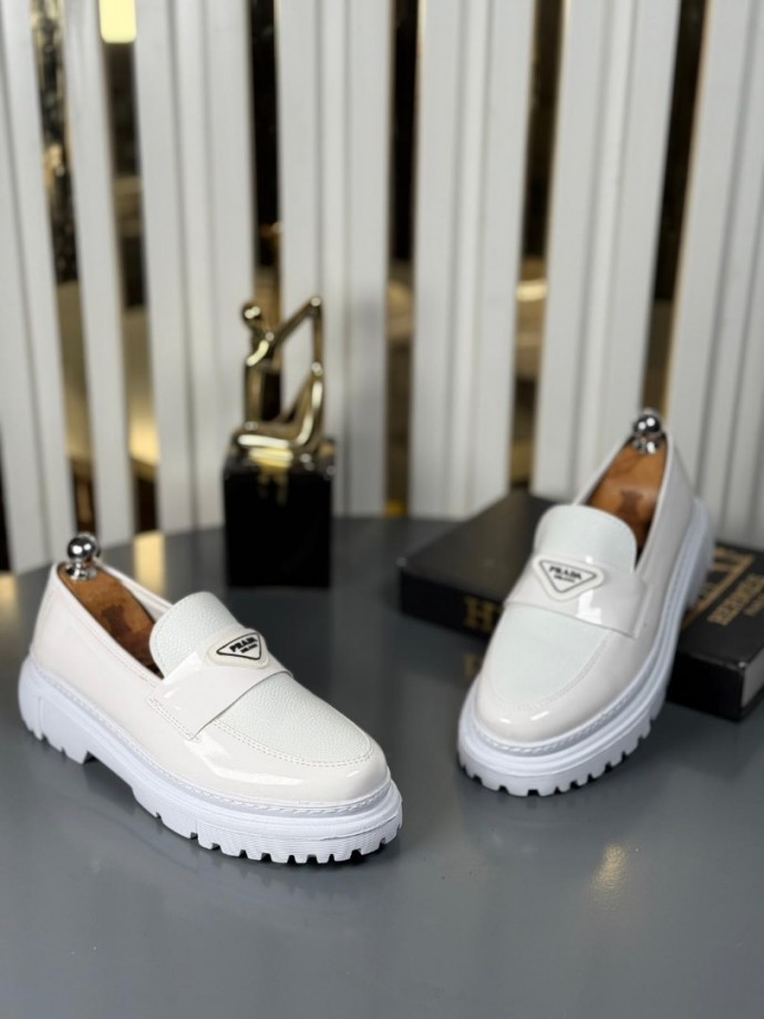  YENİ SEZON CASUAL PRD MODEL - BEYAZ RUGAN VE ÜSTÜ MAT DERİ