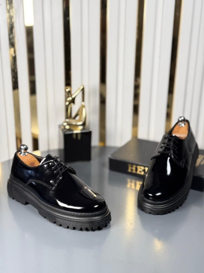 ENİ SEZON CASUAL  MODEL - SİYAH RUGAN DERİ