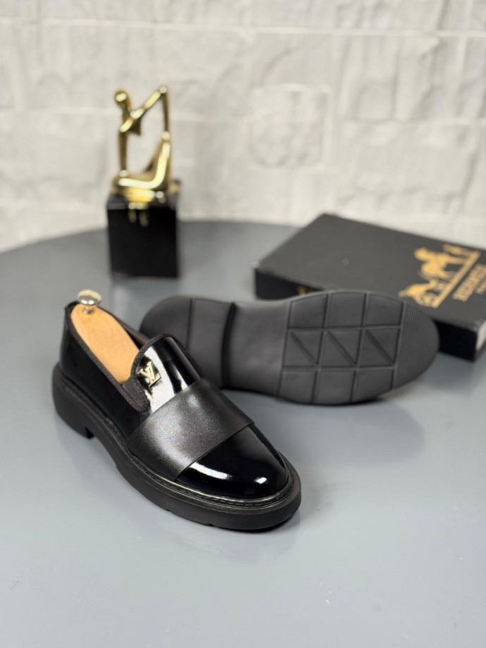 YENİ SEZON LV PREMIUM CASUAL MODEL - SİYAH RUGAN DERİ