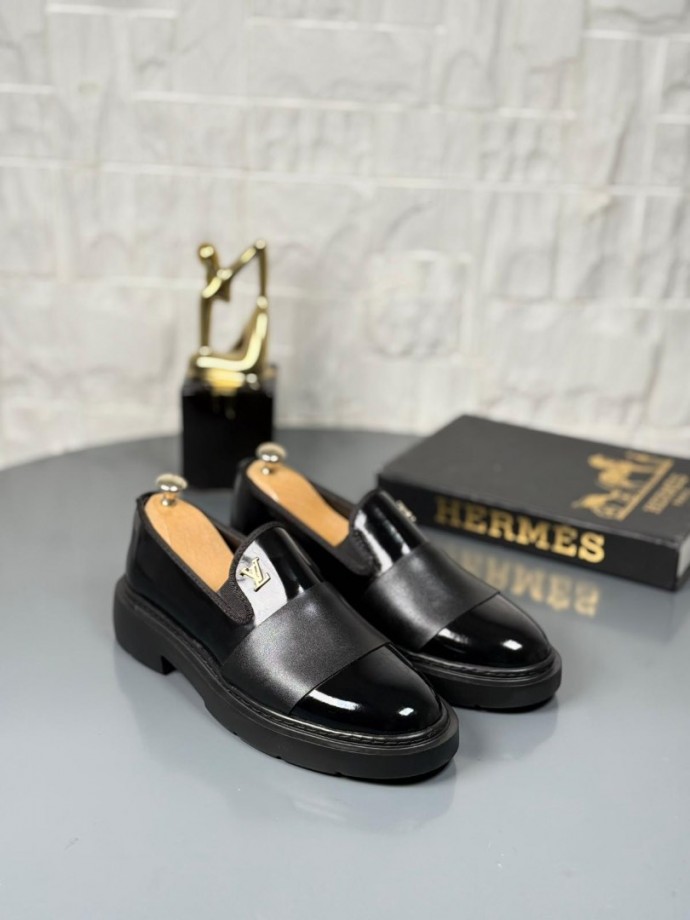 YENİ SEZON LV PREMIUM CASUAL MODEL - SİYAH RUGAN DERİ