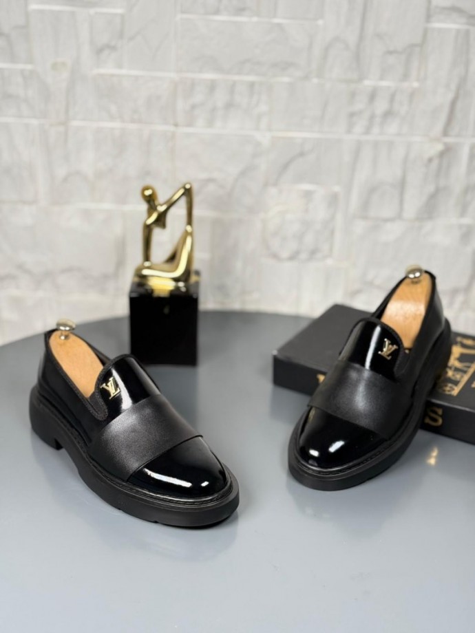 YENİ SEZON LV PREMIUM CASUAL MODEL - SİYAH RUGAN DERİ